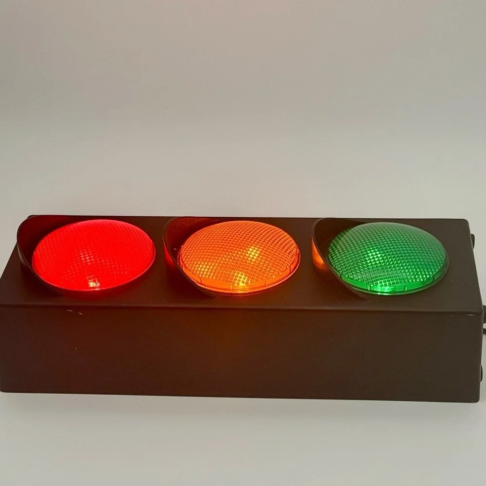 Vintage Lava World Traffic Light Lamp 1815 Retro Stoplight Man Cave Beer Bar